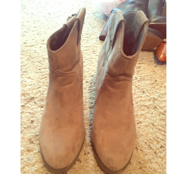 Merona suede tan chunky heel boot size 9 - Picture 5 of 7