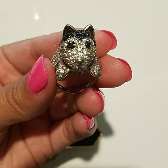 Beautiful Ring - Picture 2 of 7