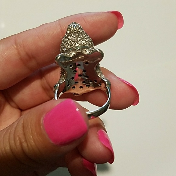 Beautiful Ring - Picture 5 of 7