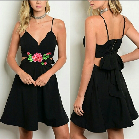 💋Black Floral Cut Out dress - Picture 3 of 4