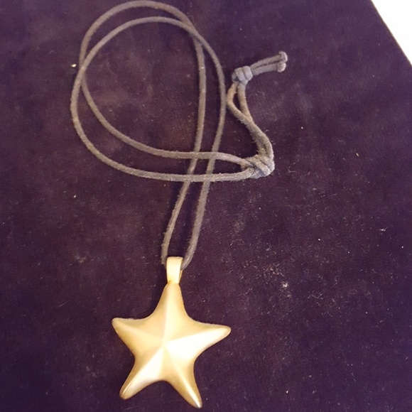 🧡Gold Star Necklace 🧡 - Picture 1 of 2