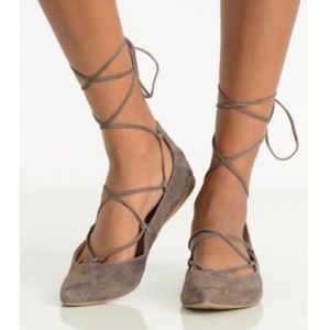 *DONATING TOMORROW* Steve Madden Lace-up flats