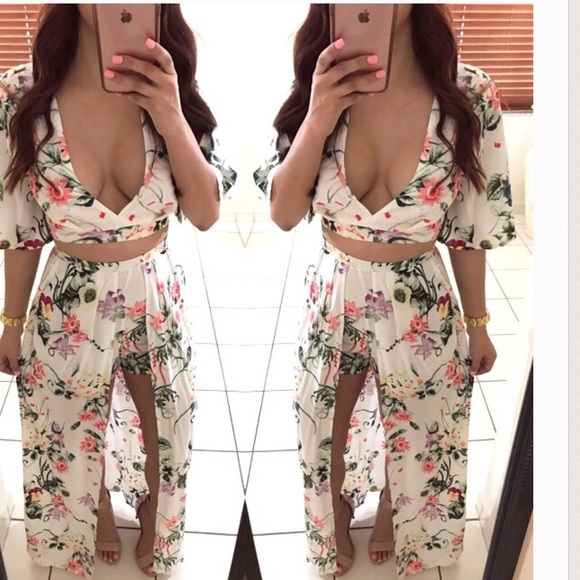 Dresses & Skirts - Maxi Floral Set 🌸✨ R E P O S H ✨