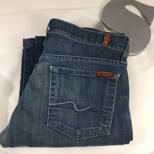 7FAM bootcut size 27 jeans