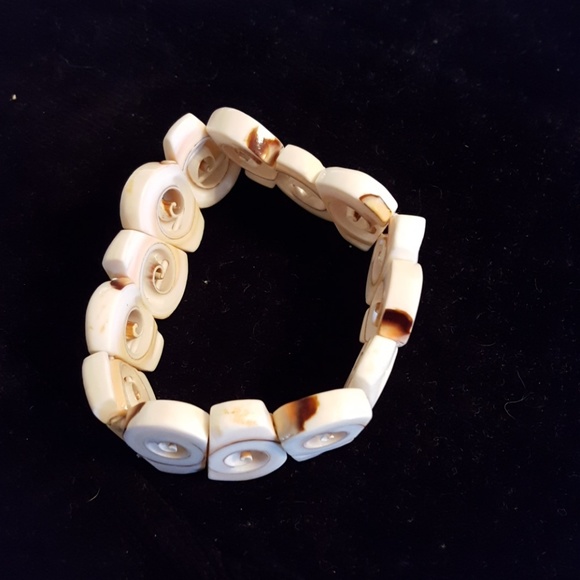 🧡 Seashell Stretch Bracelet 🧡 - Picture 1 of 2