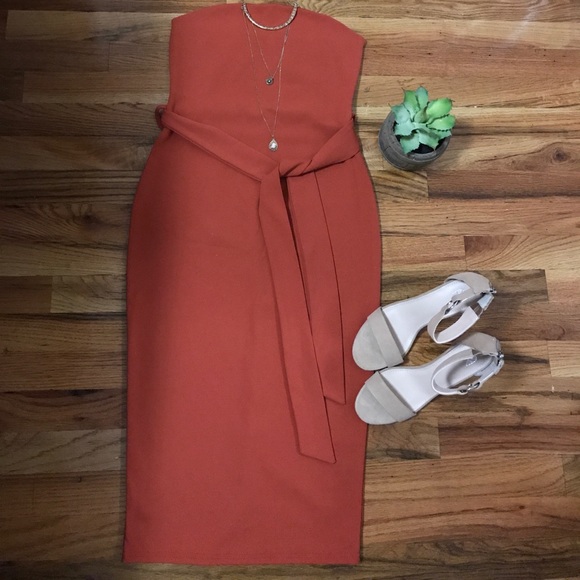 Boohoo Dresses & Skirts - Bandeau tie belt midi dress.