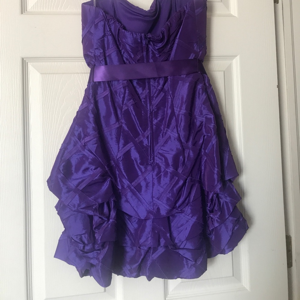 Dress - Picture 3 of 4