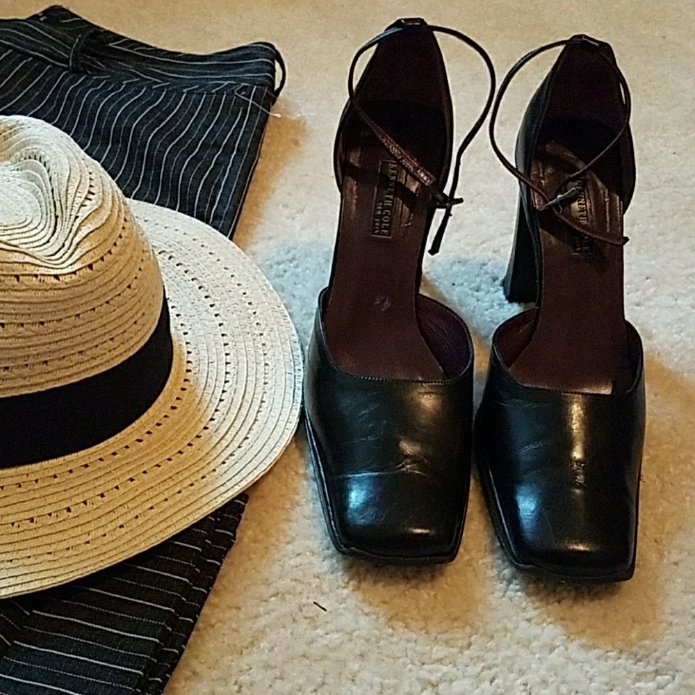 Kenneth Coles Pumps