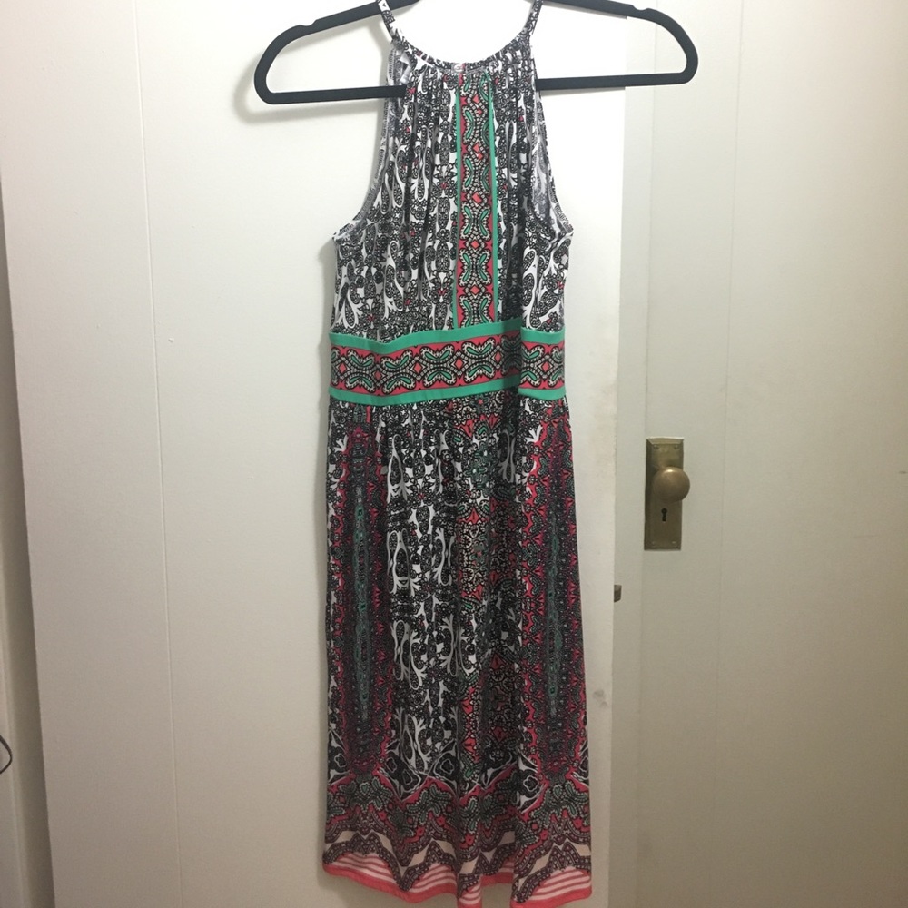 Dress with keyhole back