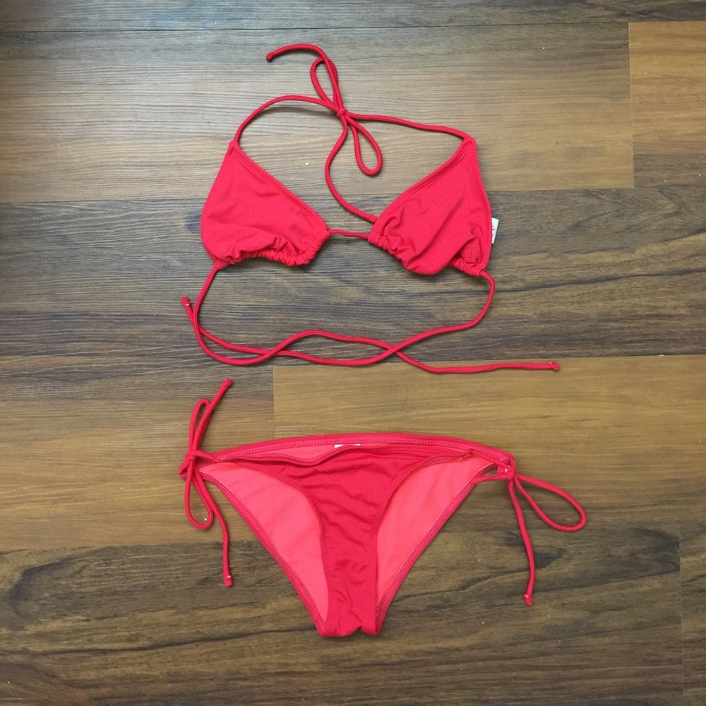 NWOT Red Triangle Bikini