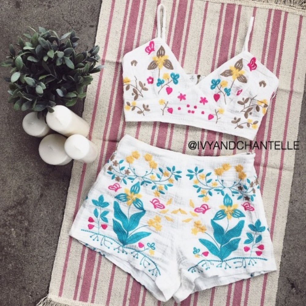 🆕Embroidered Set