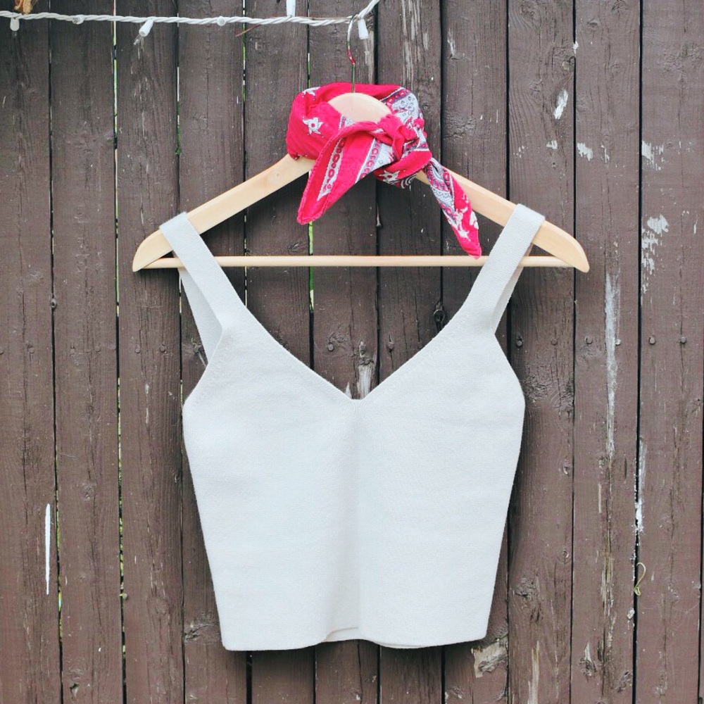Knit short tops