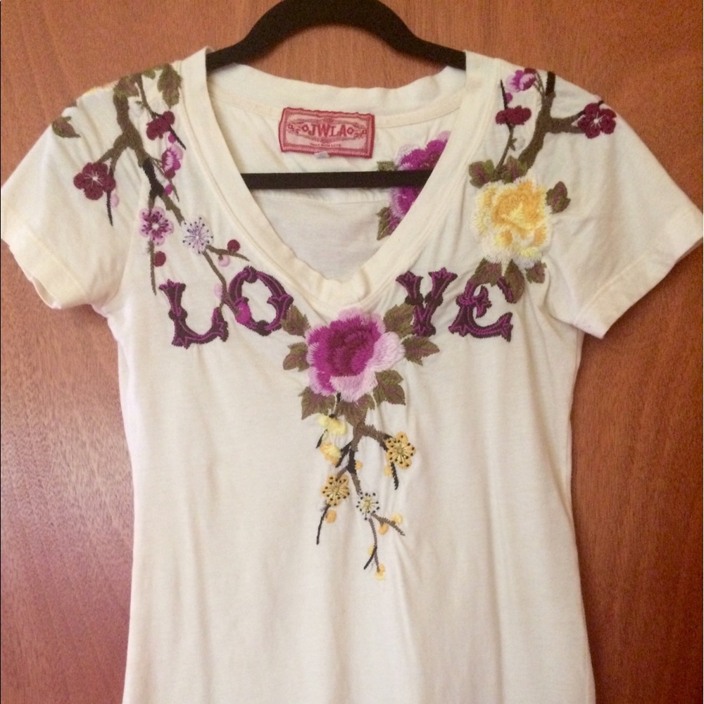 JWLA embroidered "Love" tee