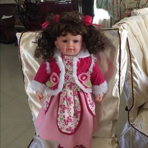 Twinkle singing 🎤 Doll