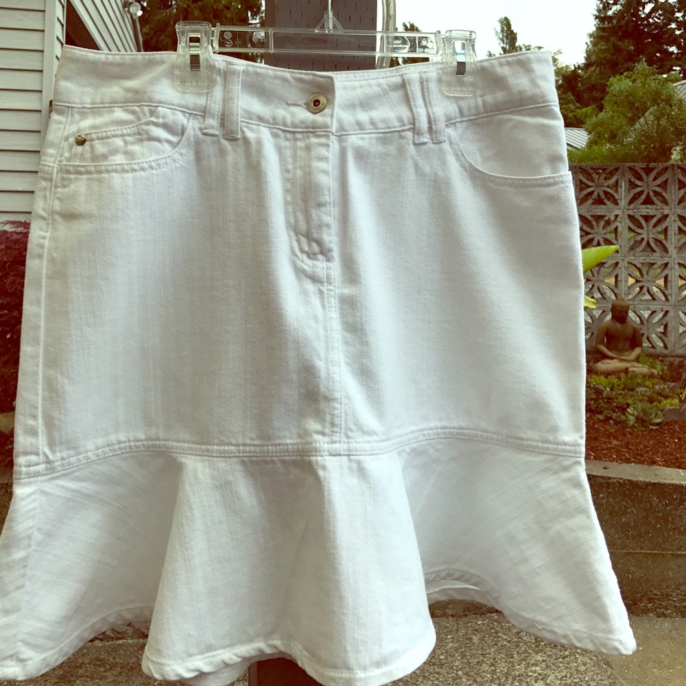 White Jean Skirt WHBM SZ8 stretchy
