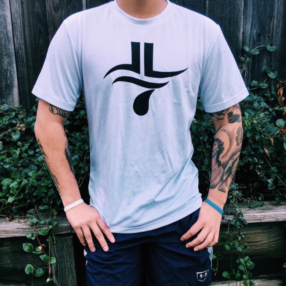 Adidas white tee in XL. (Not grey)