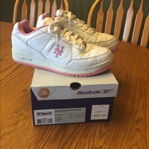 Ladies Reebok Mets Sneakers 👟