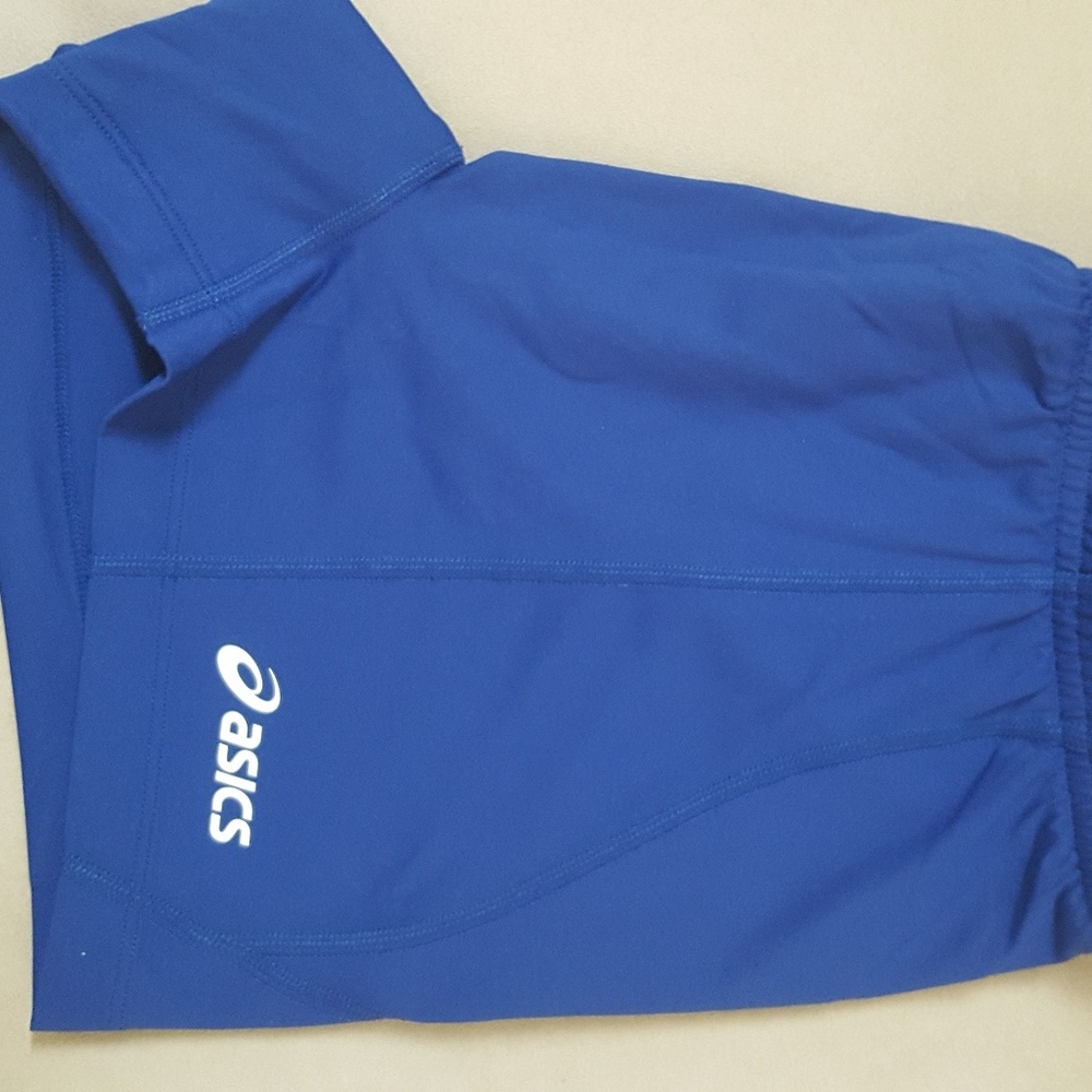 NWOT, Asics fitted shorts
