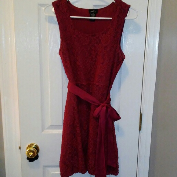 *SOLD* Burgundy Lace Dress - Picture 2 of 5
