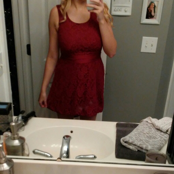 *SOLD* Burgundy Lace Dress - Picture 5 of 5
