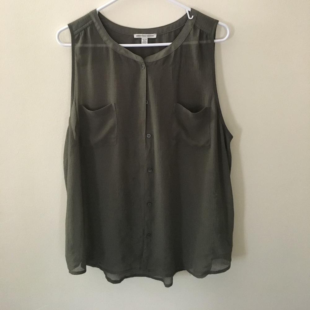 American Eagle sleeveless button-down