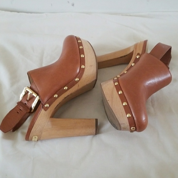 Designer Shoes - Picture 2 of 4