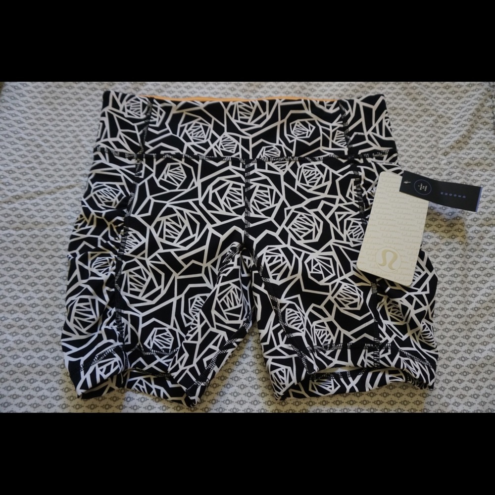 Lululemon Speed Track Short NWT