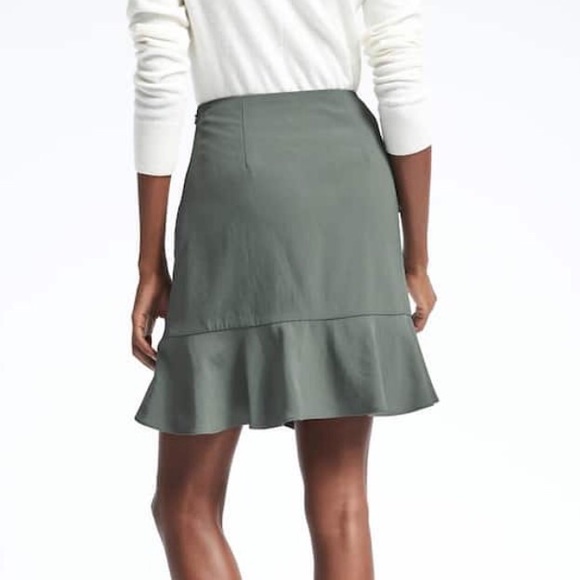 HP! Banana Republic Green Flounce Skirt - Picture 2 of 3
