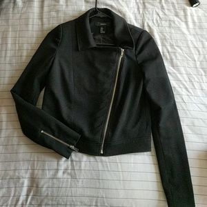 Trendy Black Zipped Blazer