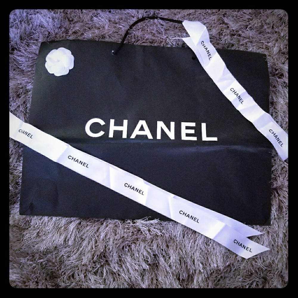 CHANEL  AUTHENTIC  LARGE PAPER BAG