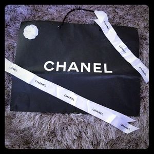 CHANEL  AUTHENTIC  LARGE PAPER BAG