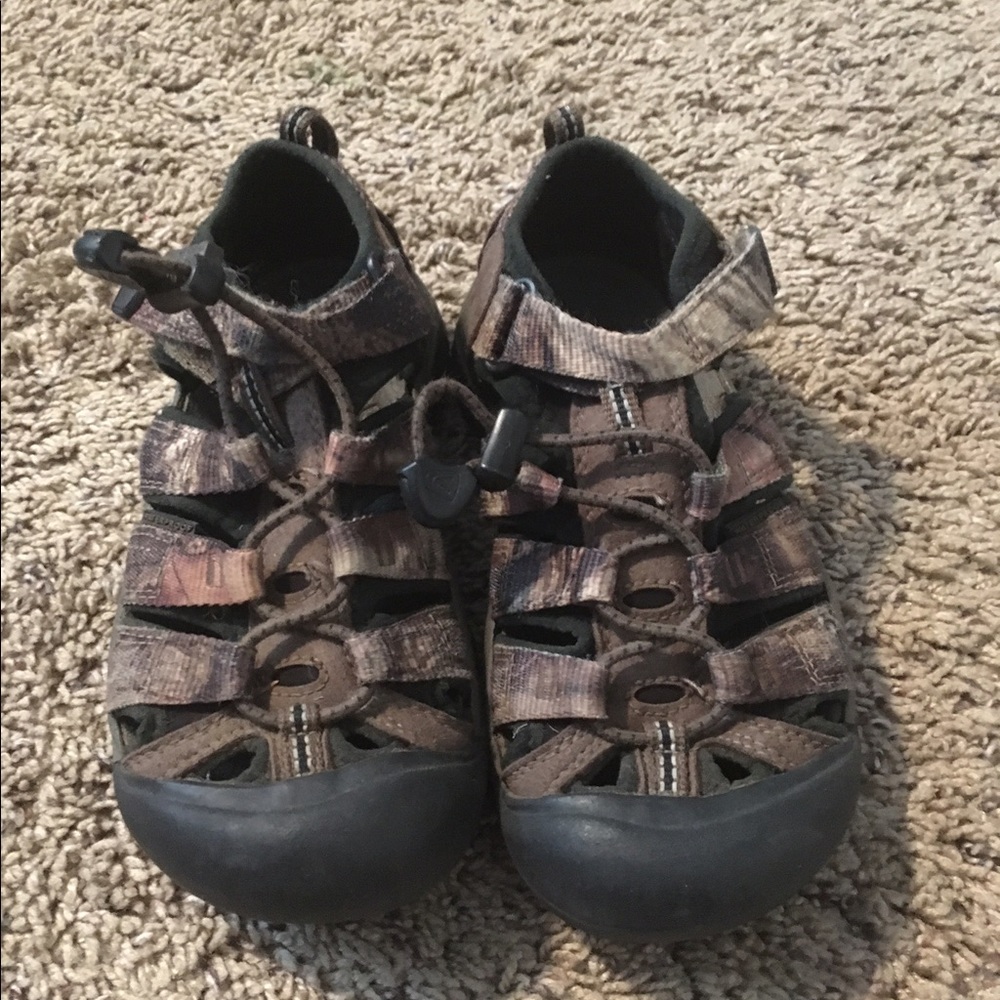 Boys Keen Sandals size 13 waterproof