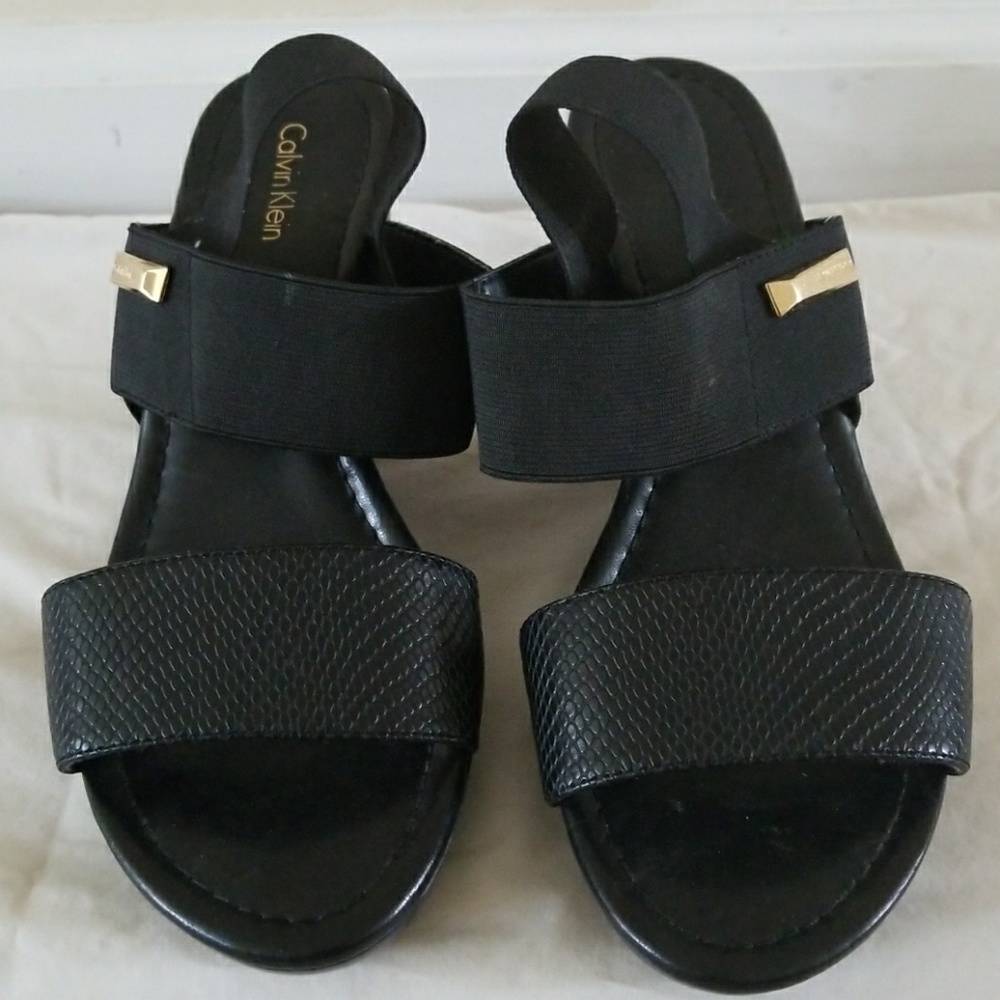 Designer Black and Gold Sandal