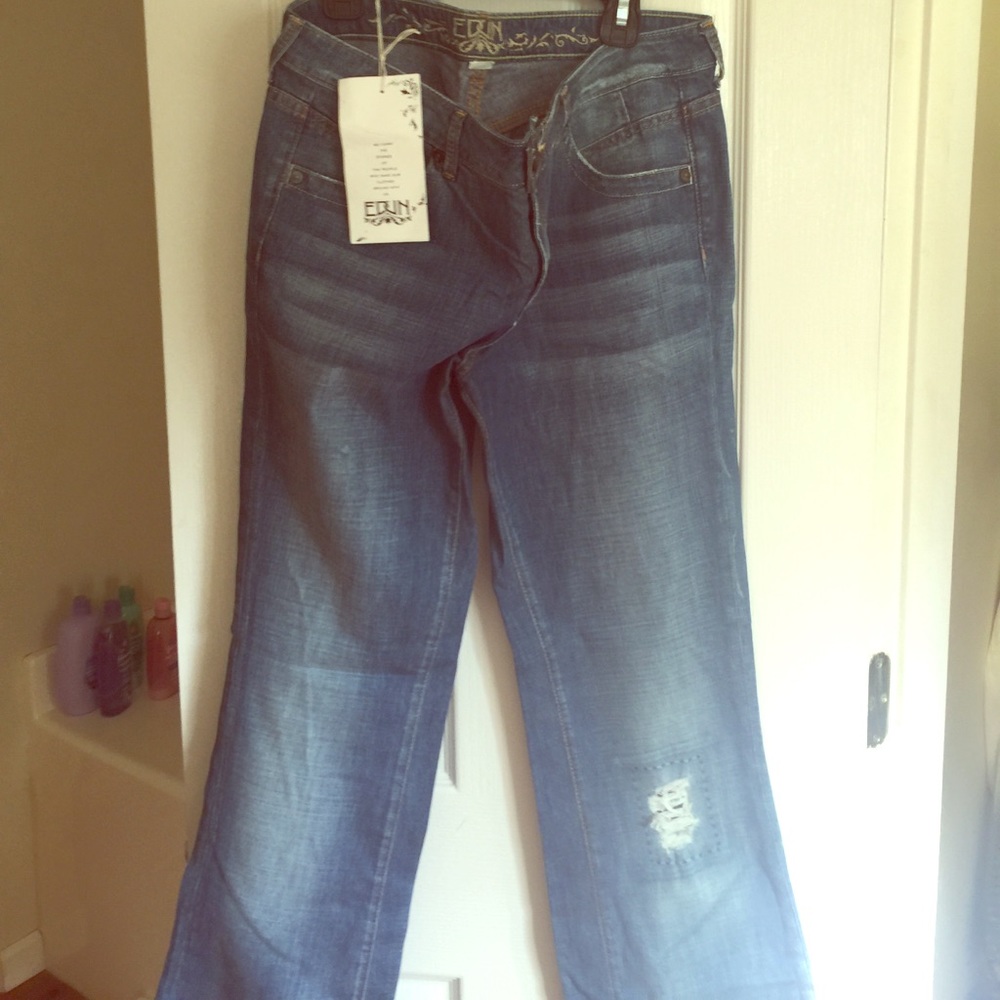 BNWT women's EDUN distressed w/saltwater jeans