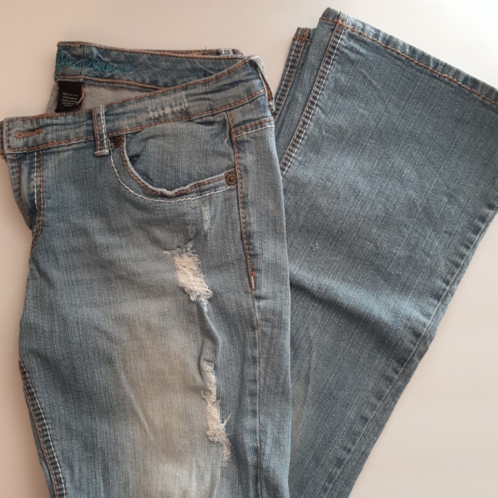 Ariya jeans distressed jeans