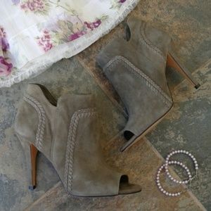 Vince Camuto Grey Leather Booties Size 8.5M