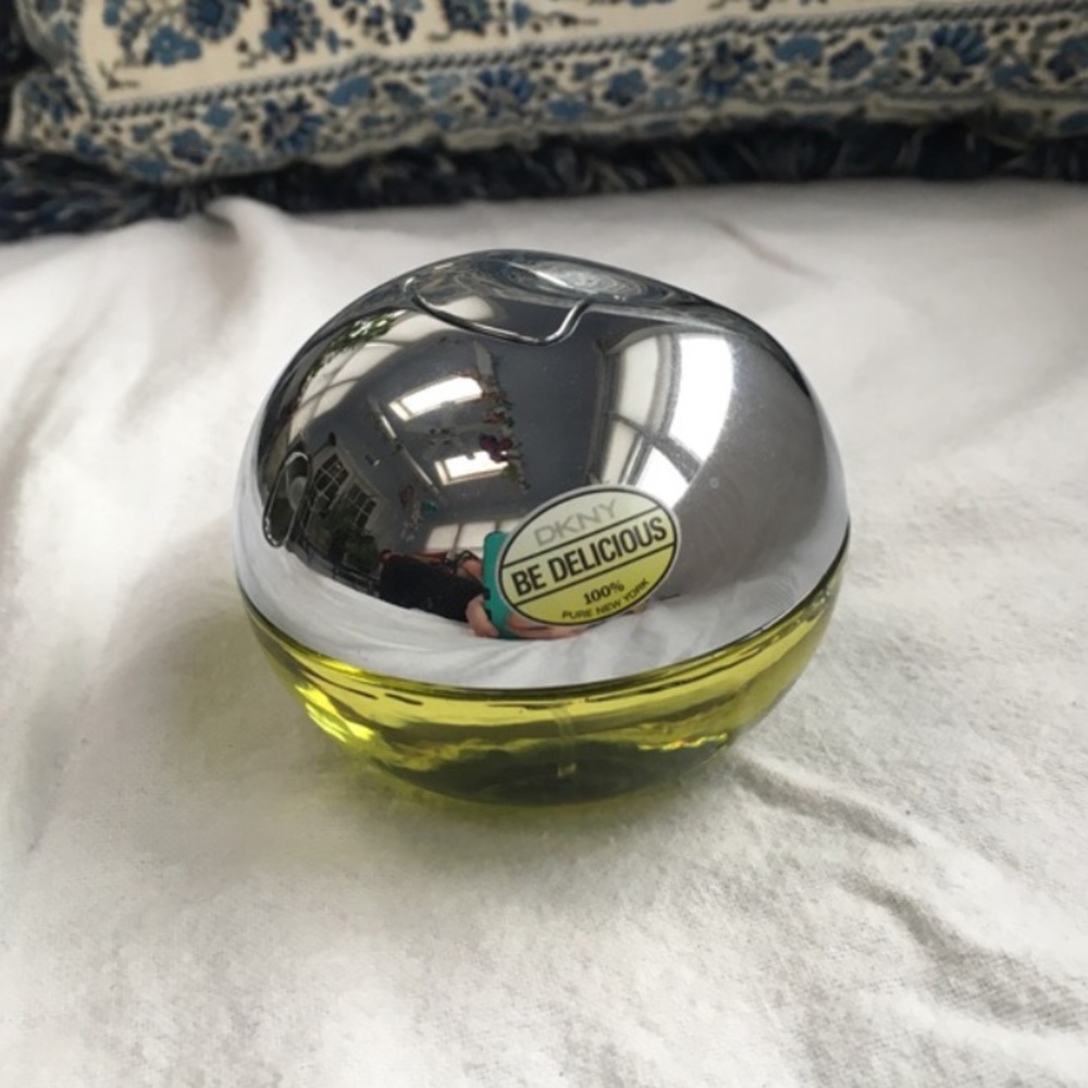 DKNY Be Delicious perfume
