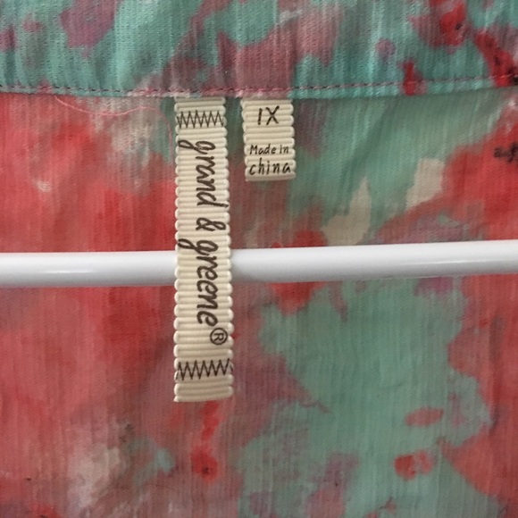 Oversized floral v-neck blouse - Picture 2 of 3