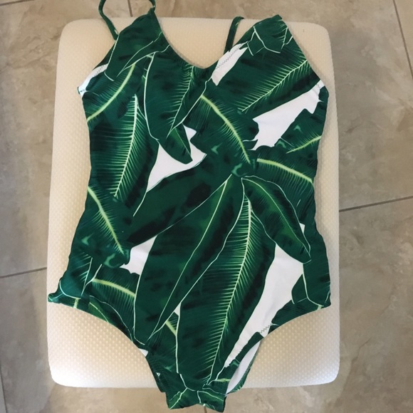 Tropical print one piece bathing suit - Picture 3 of 4