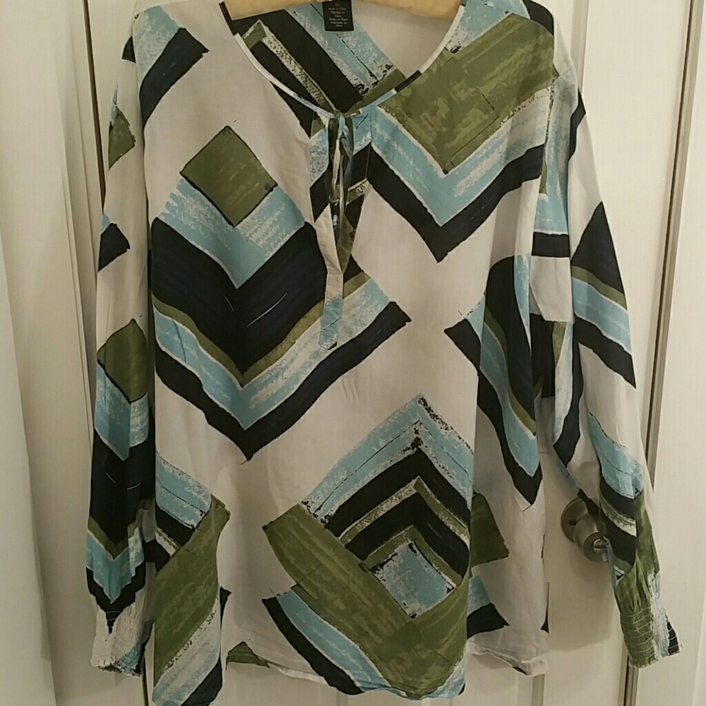 Calving Klein graphic tunic top 3x