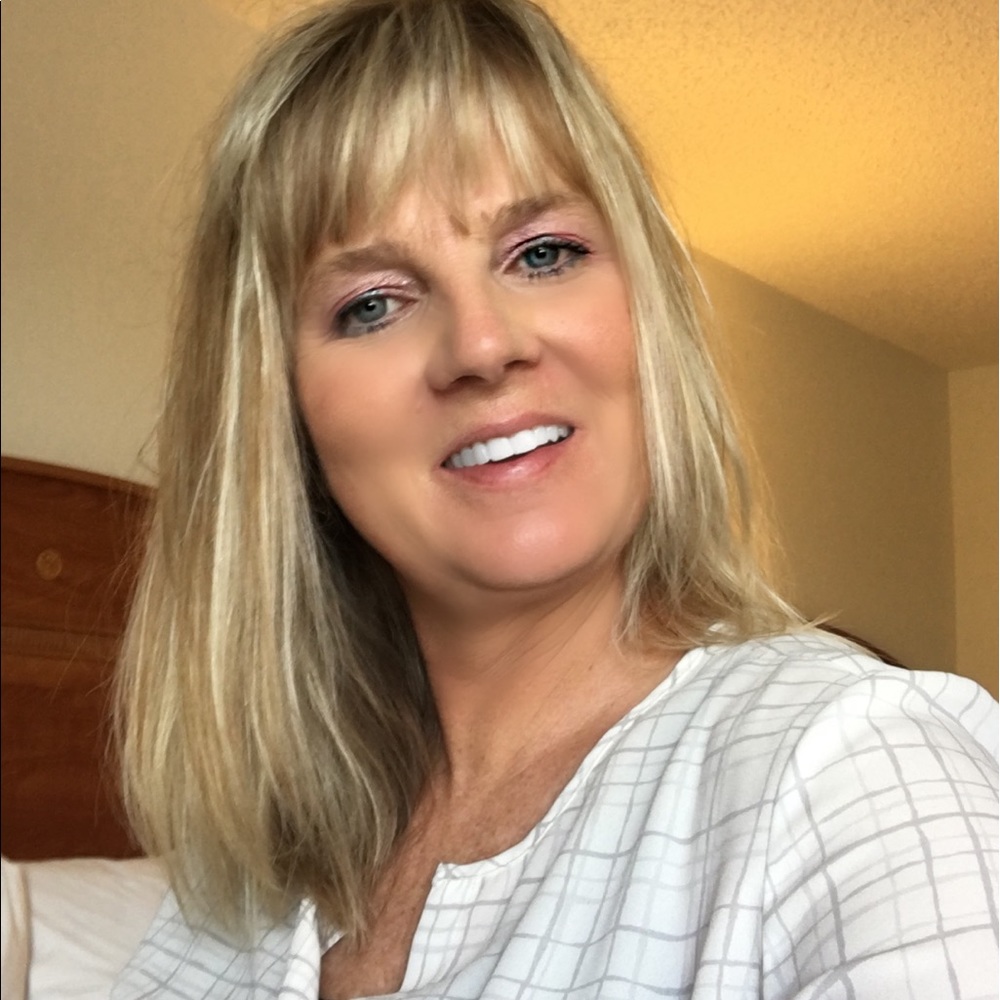 Meet your Posher, Crista