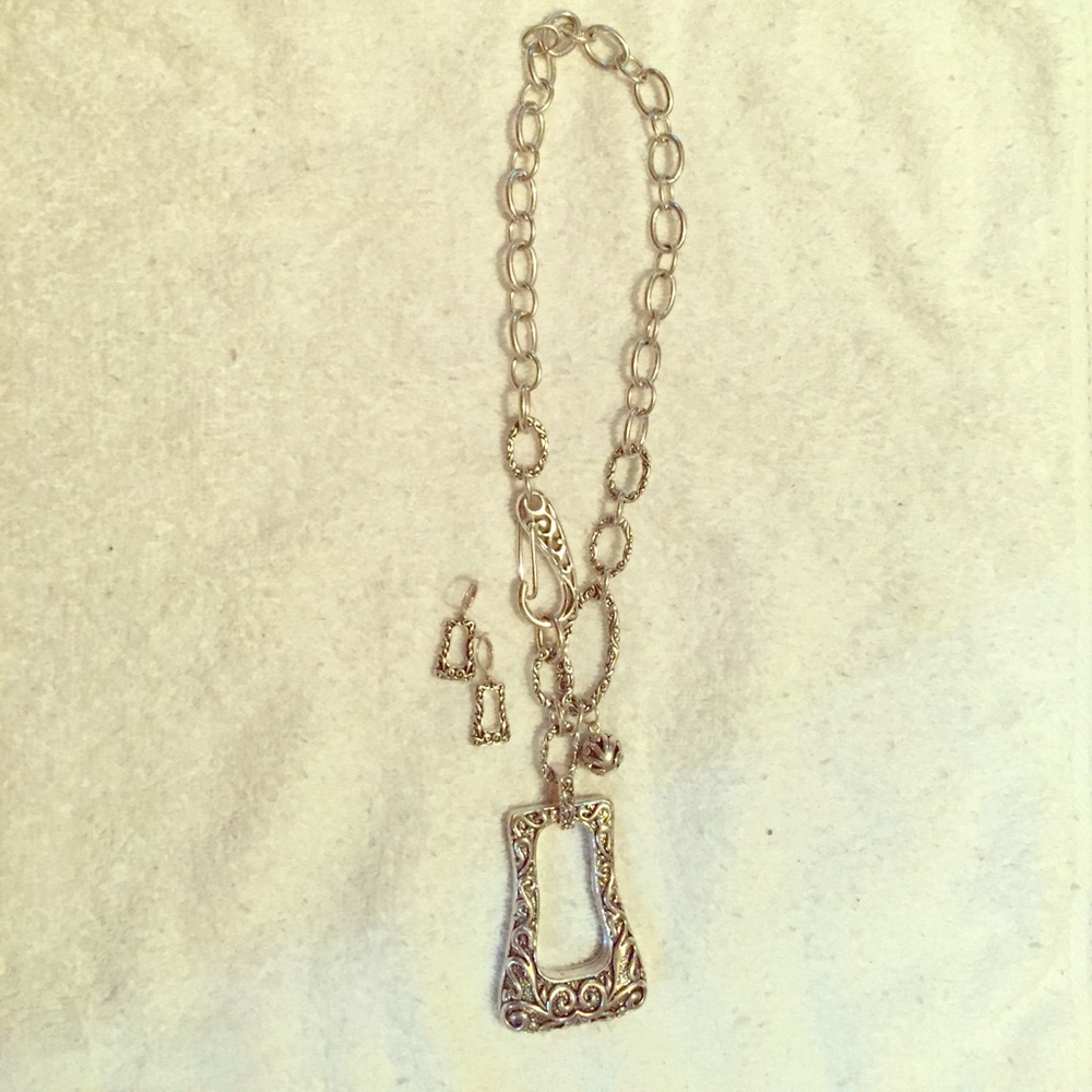 Silver swirl jewelry set