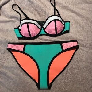 Triangl Bikini Authentic