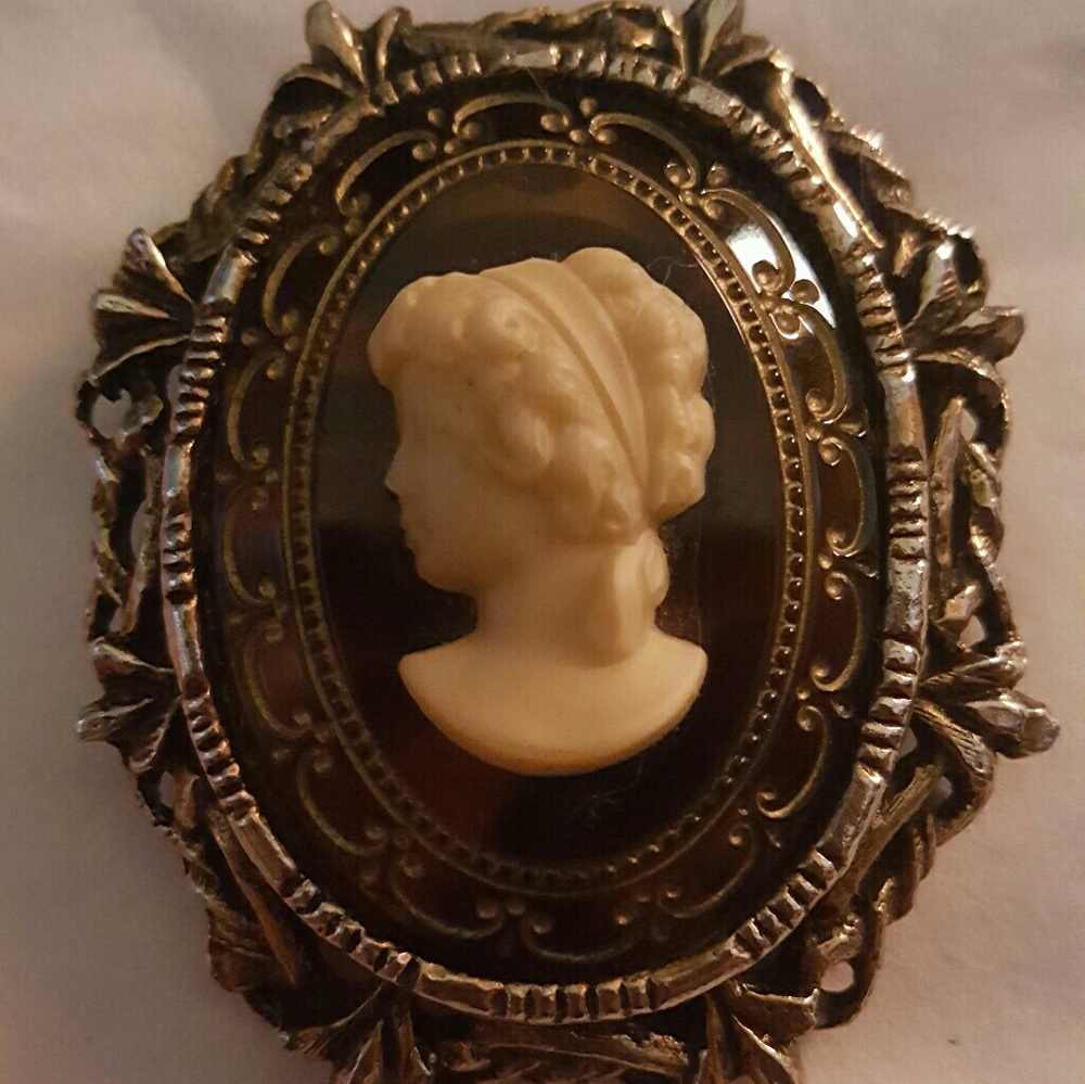 Vintage amber cameo