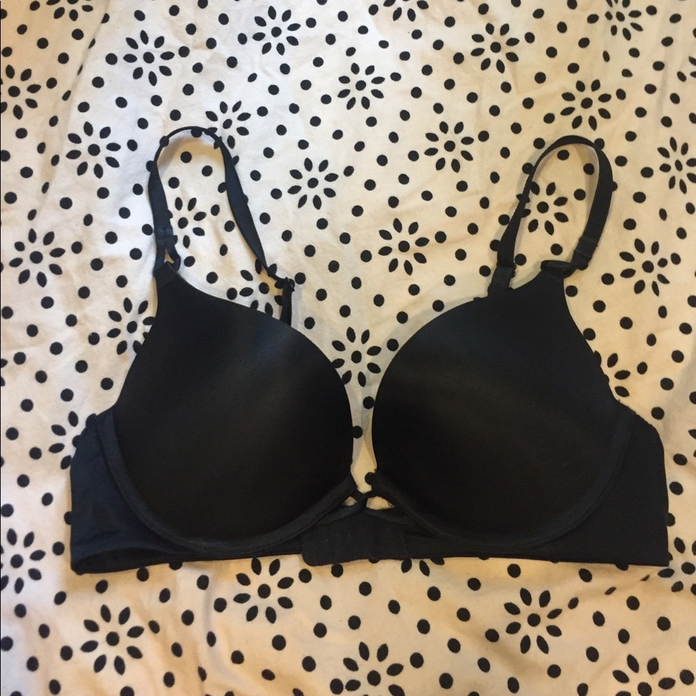 34A Victoria Secret bombshell