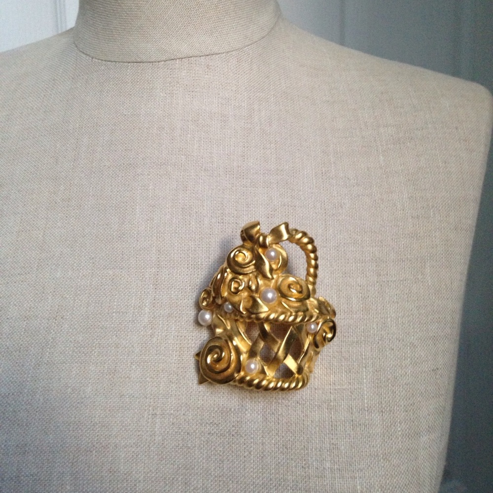 Goldtone Brooch