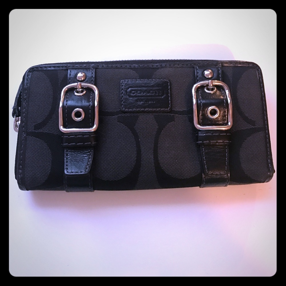Black coach wallet !!MAKE OFFER!!