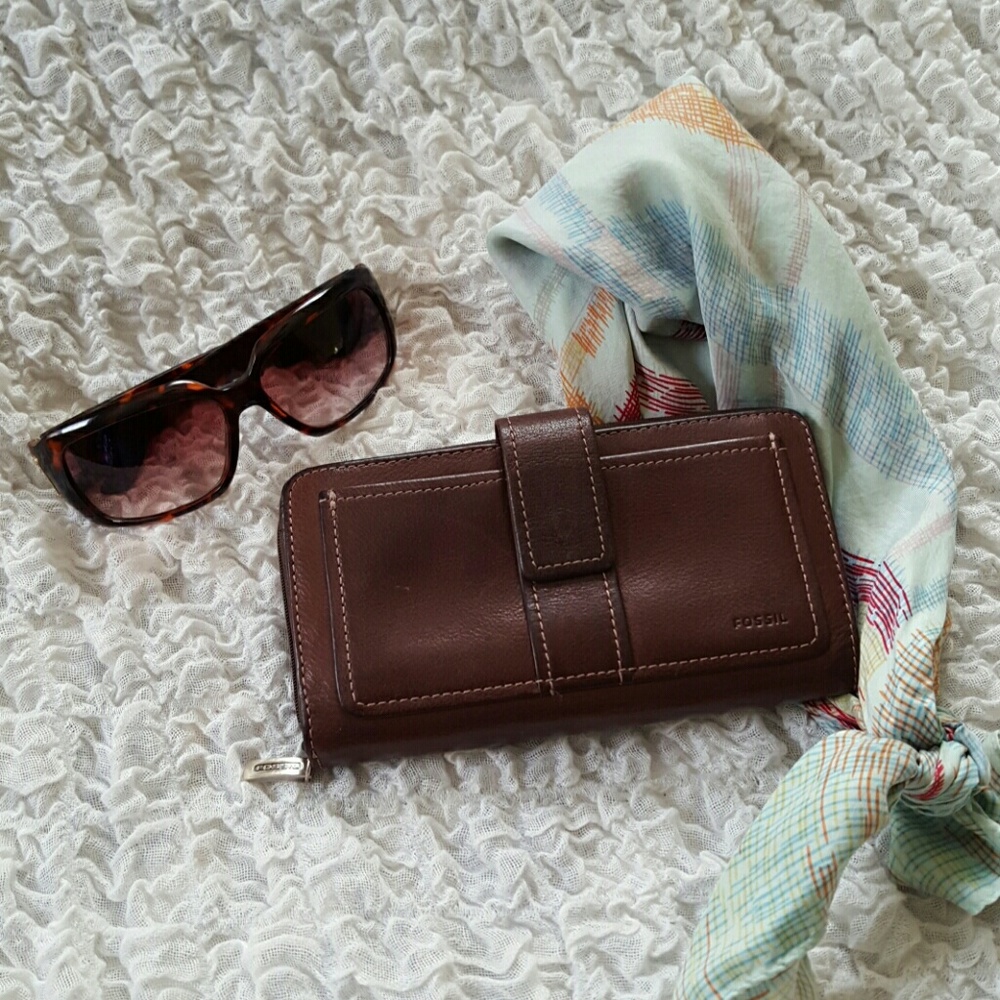 Fossil genuine leather wallet organizer clutch