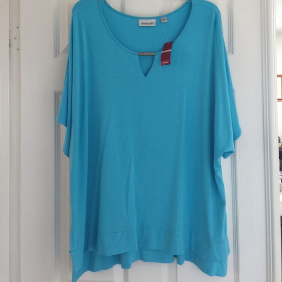 Avenue Tops - Woman's blue Avenue top