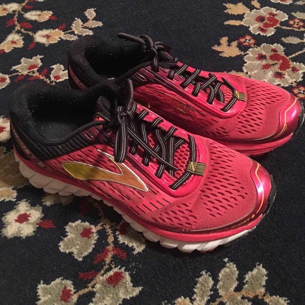 Brooks Ghost 9 size 8